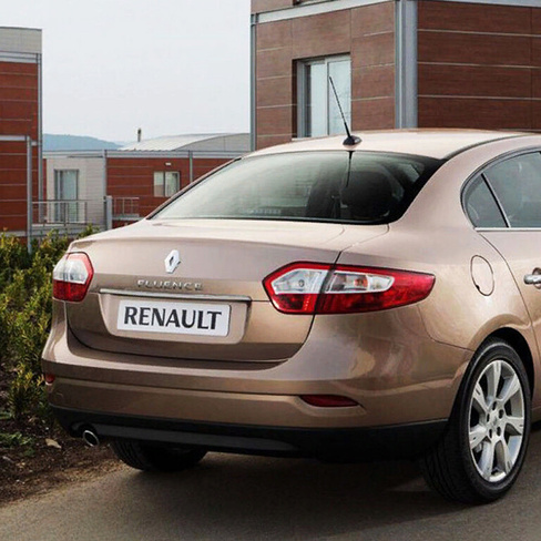 Задний бампер в цвет кузова Renault Fluence (2009-2013) КУЗОВИК