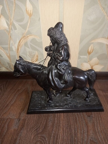 Скульптура Каслинское литье Киргиз на лошади Касли м/р